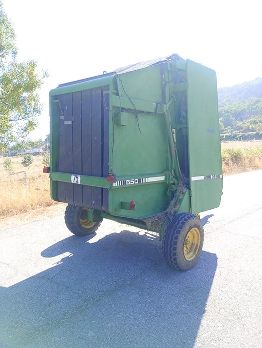 Enfardadeira de rolos John Deere 550