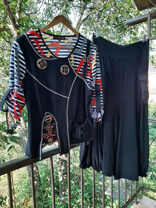 Красивый торжественный костюм для офиса юбка жакет, брюки, разные разм