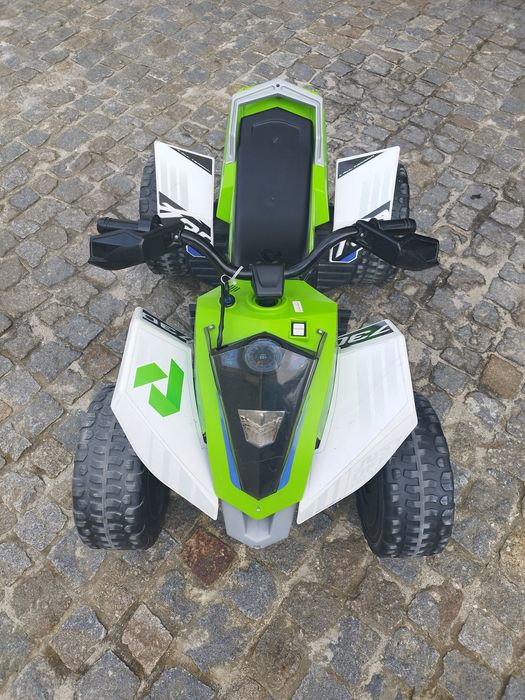 Moto 4 injusa 240v bateria