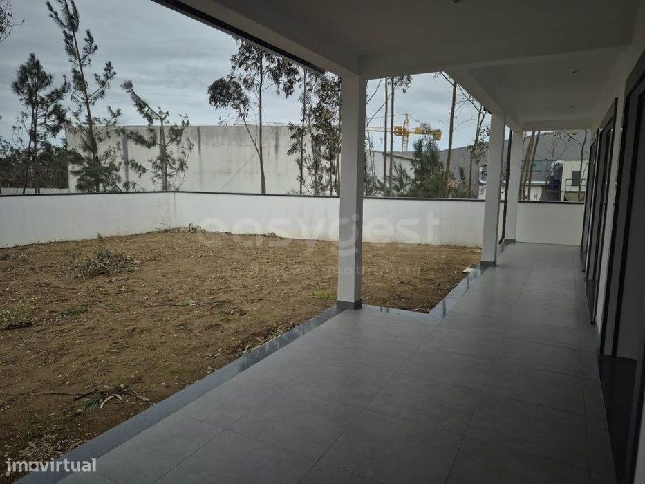 Moradia T3 Unifamiliar em Caxieira - Conforto e Tranquilidade em Le...