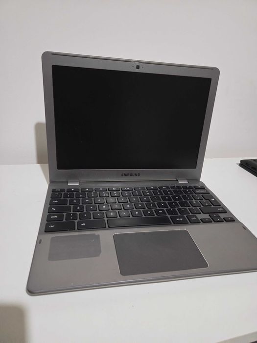 ноутбук  Samsung XE303C12-A01SE + Acer Book с диагон дюймов   1