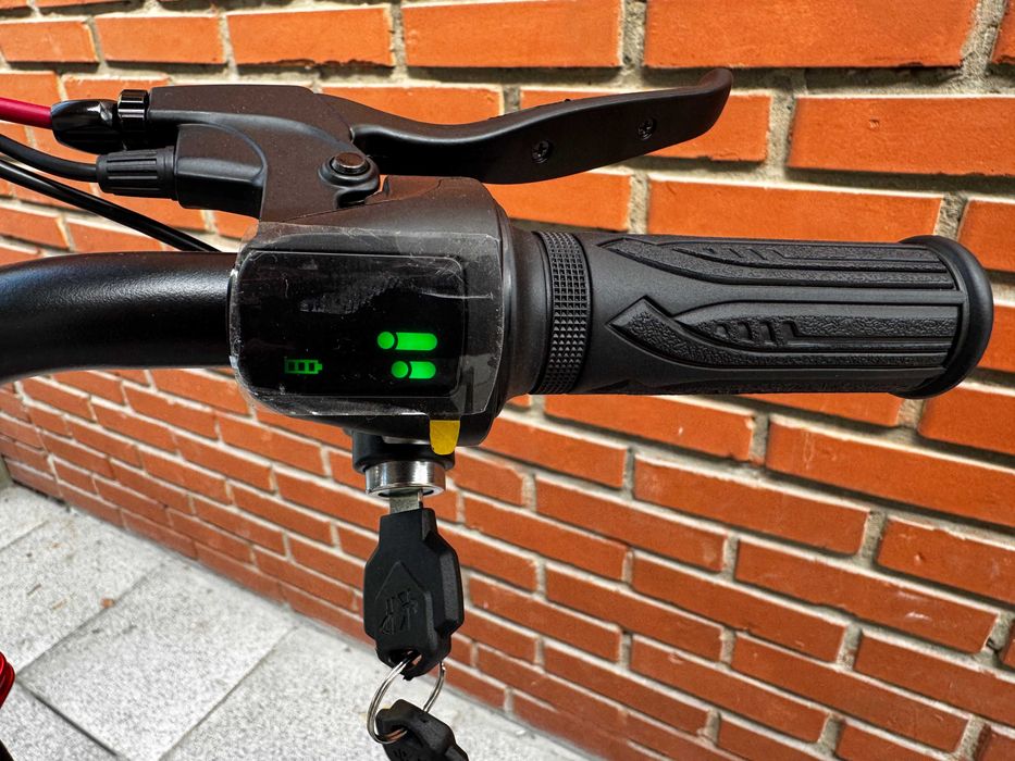 Komfortowa i Ekonomiczna Hulajnoga Elektryczna ZWheel 500W Siodełko