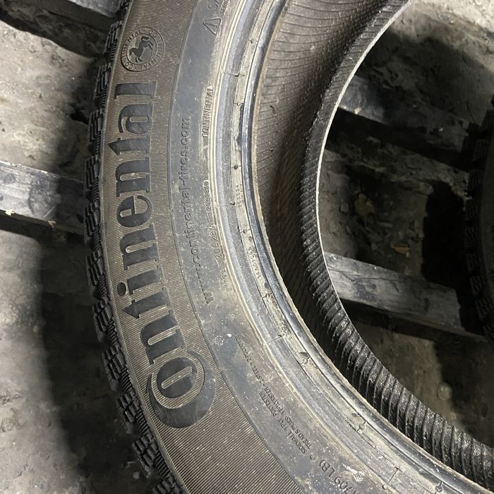 Зимові шини 225/60 r17 Continental.