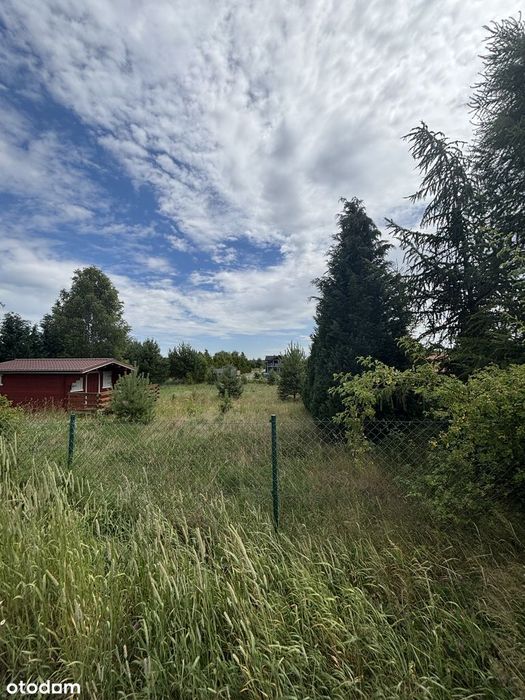Ogrodzona działka 1288 m2 z domkiem 20 m2 i warunkami zabudowy