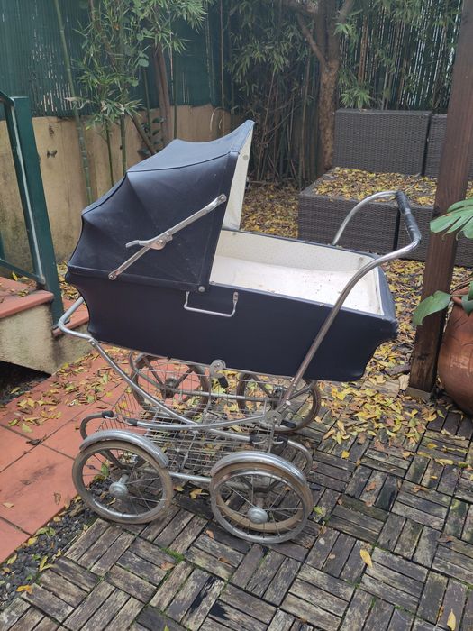 Carrinho de bébé vintage