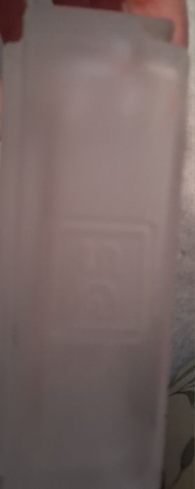 Cinzeiro S G em vidro  e outro