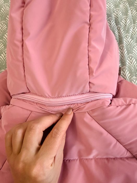 Продам гарну на дівчинку куртку