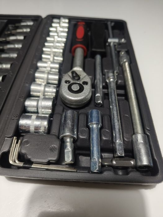 Zestaw kluczy nasadowych 46 elementów