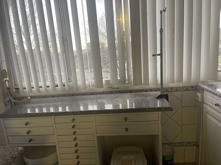 Bancada com gavetas nova