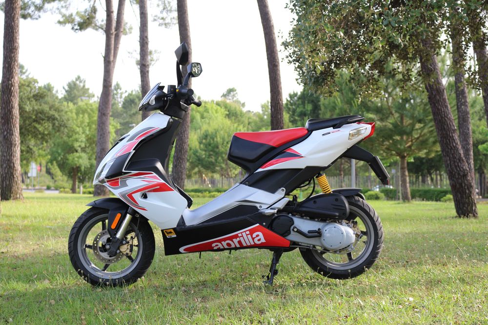 Scooter Aprilia SR 50cc 2 Tempos 3000km 2011