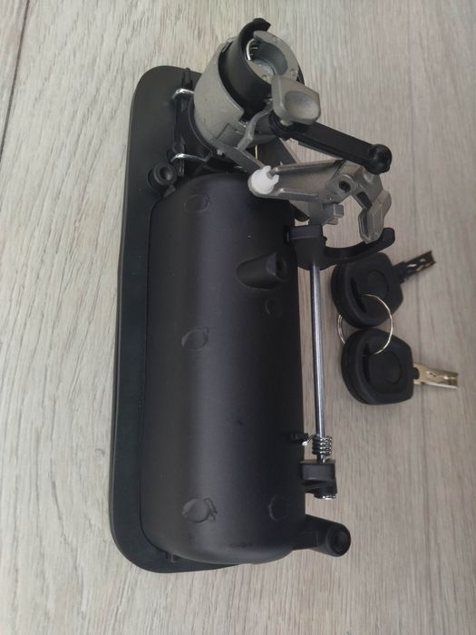 Ручка задняя задня ляди багажника Гольф 4 Golf Caddy Кадди Polo T5 т5