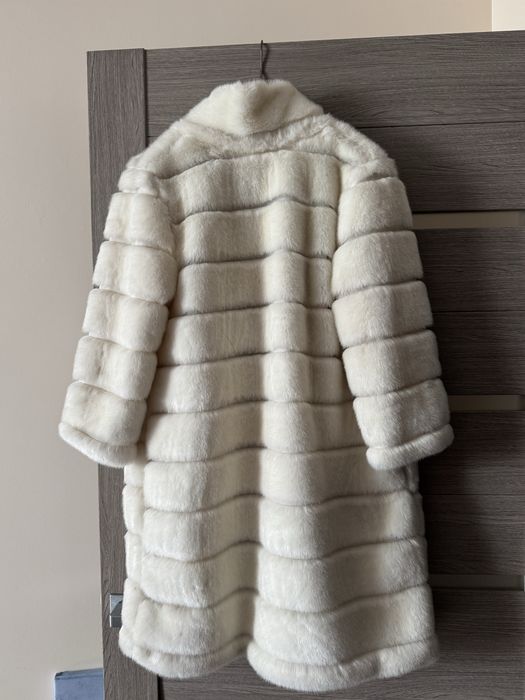 Шуба з єко хутра біла