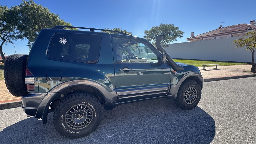 Vendo Mitsubishi Pajero 3.2 DI-D de 3 portas, caixa automática, Dez2000 — photo 3