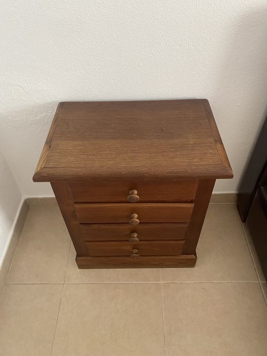 Mesa de Cabeceira