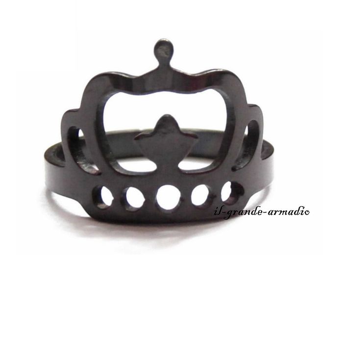 Pierścionek z czarną koroną
