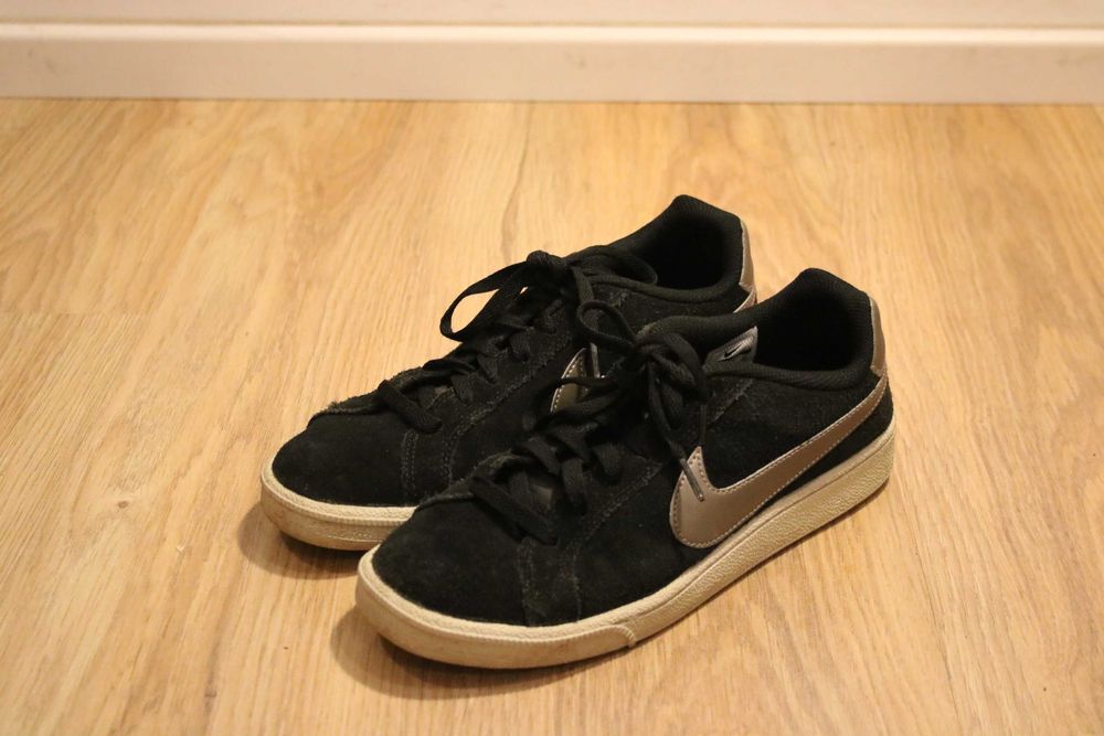 Ténis Nike Court Royale Preto e Cinzento Camurça