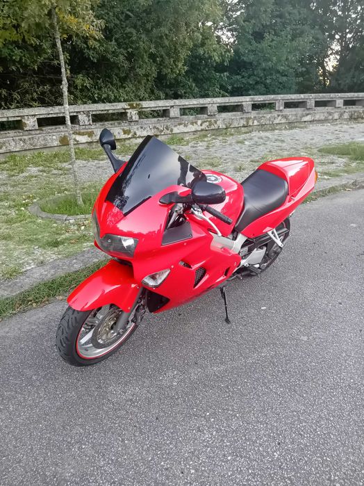 Magnífica Honda VFR 800 Fi