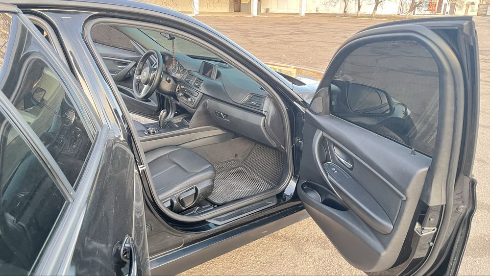 BMV f30 . Авто в гарному стані . Робити нічого не потрібно