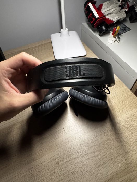Fones JBL quantum 100