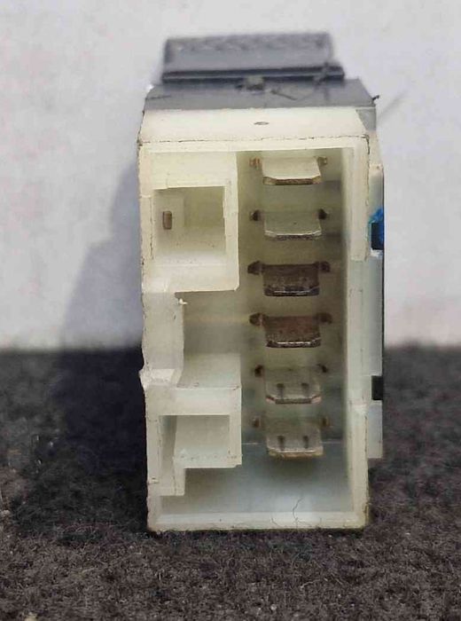 Comando / Botão / Interruptor Vidros Frente Esquerdo - FIAT MAREA Weekend