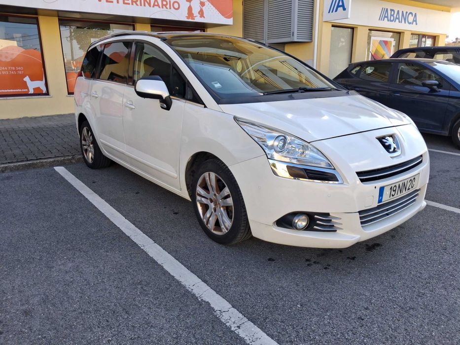 Peugeot 5008 2013