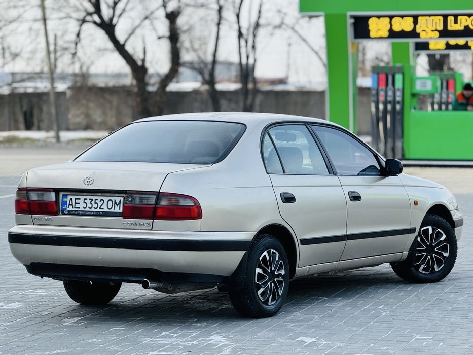 Продам Toyota Carina