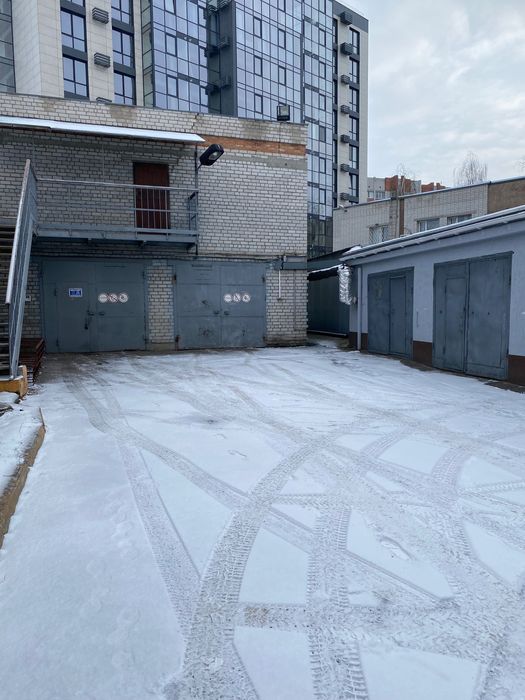 Адміністративна будівля 3234 кв.м, вул. Перемоги, буд. 32/5