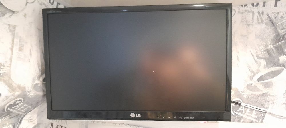 Телевизор LG M2232D
