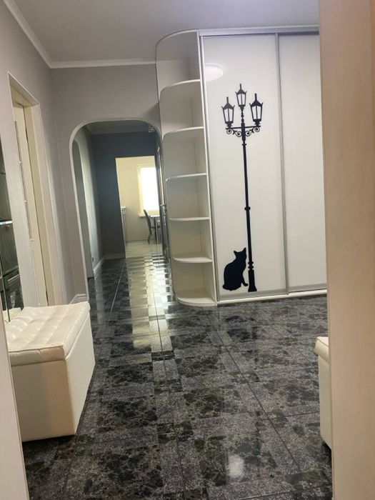 Оренда чудовоі  3к  квартири по вул Хорольська, 1А.