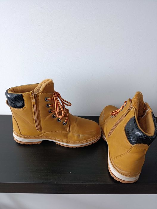 Buty damskie ocieplane 38