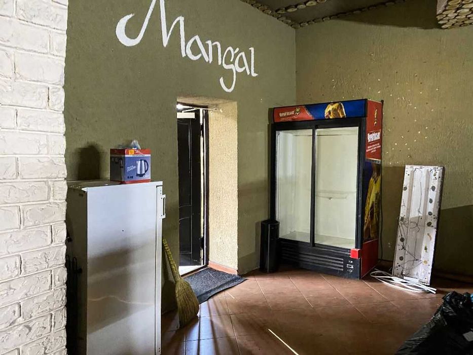 Продаж кафе біля міського озера