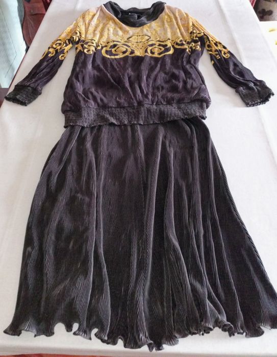 2 vestidos antigos ( França) anos 80