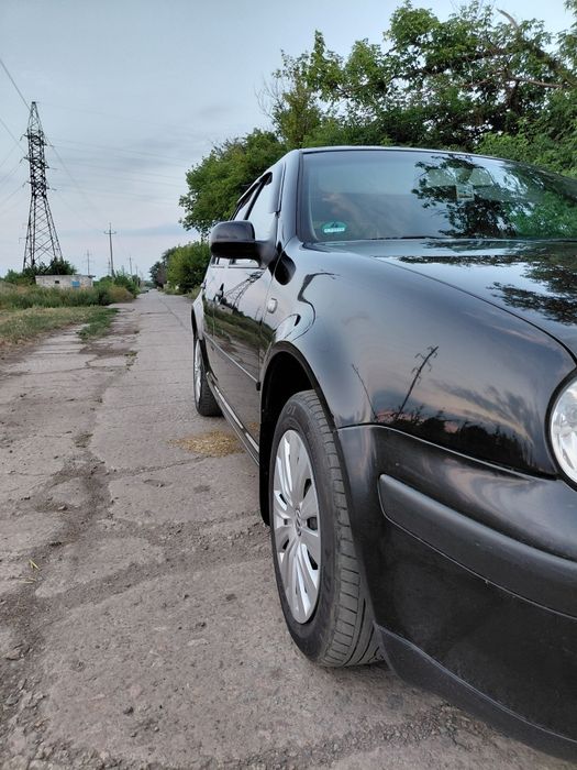 Volkswagen Golf 2000 1.4