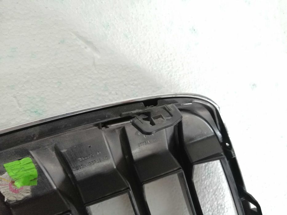 Atrapa grill nerka lewa BMW X1 F48 chrom 7.354.823