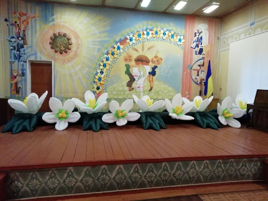 Пневматичні надуві гірлянди/квіти на весілля.