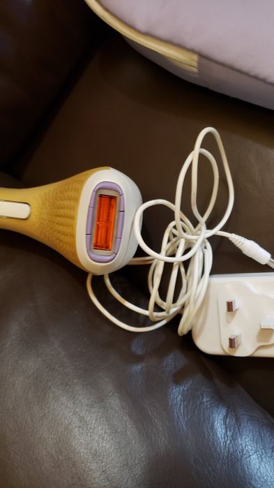 Фотоепілятор Philips Lumea