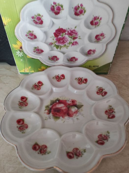 Продам тарілку для яєць