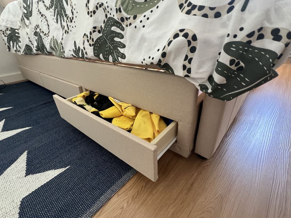 Cama nova com estrabdo e colchao 140x200