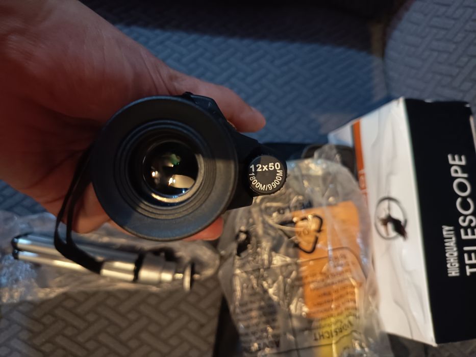 Telescópio monocular portátil