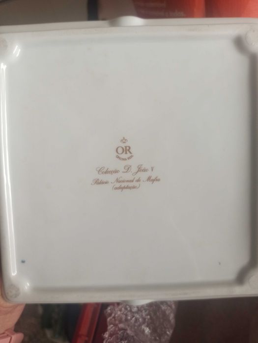 Loiça de colecções reais c/ oferta