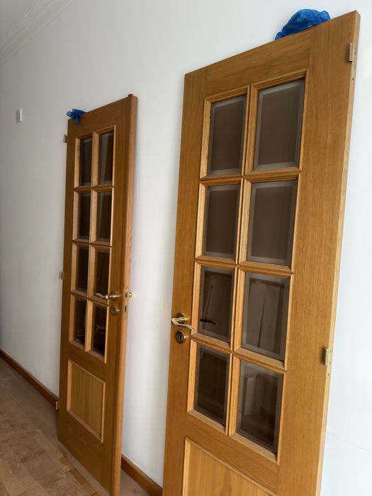 Portas Interiores de Madeira com Vidro