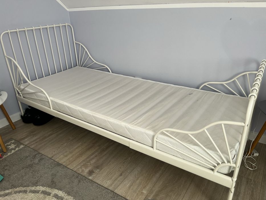 Regulowane łóżko IKEA MINNEN białe z materacem
