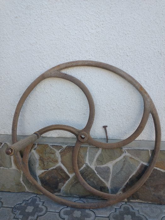 Січкарня. Колесо, механізм.