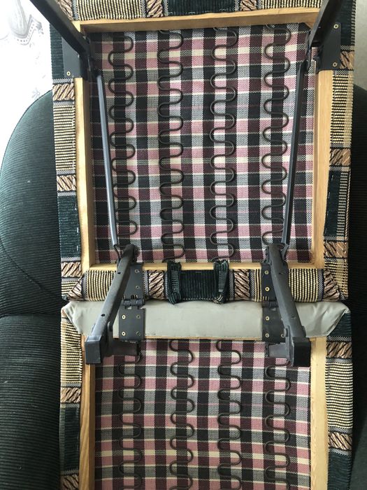 Крісло розкладне.