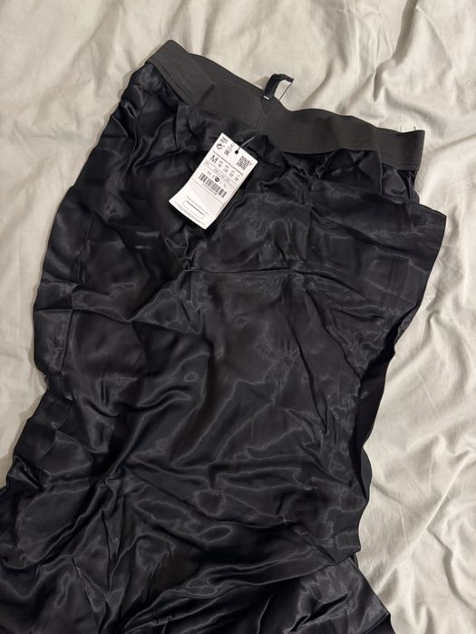 Сатинова спідниця максі Stradivarius