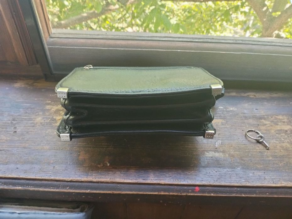 Барсетка шкіряна 2000 років.