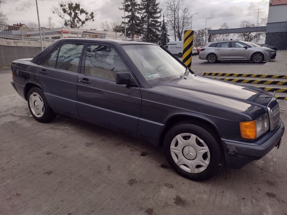 Mercedes 190 zarejestrowany