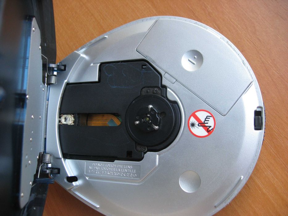 CD плееры: BBK PV430T и PHILIPS Jogproof AX3201