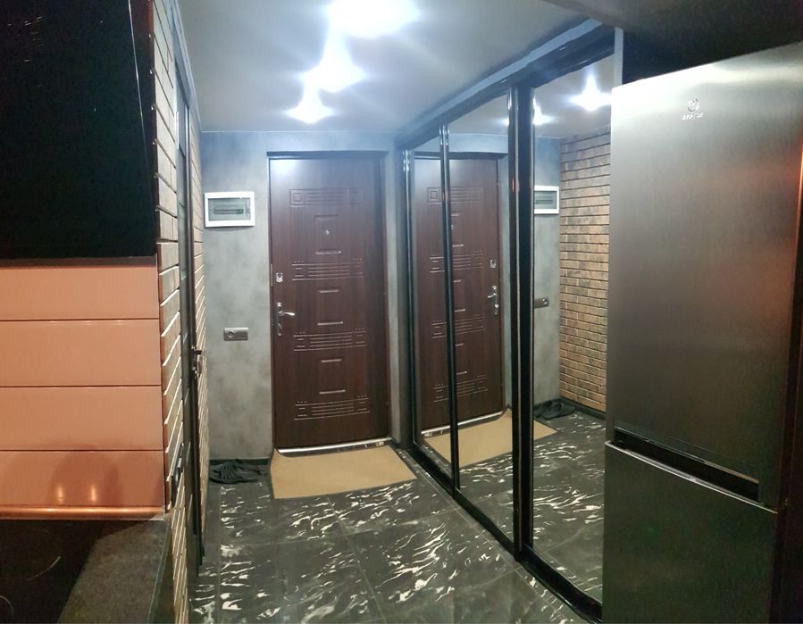 Сдаю 2эт.кв.в стиле ЛОФТ посуточно и почасово. М.Холодная гора. Класс