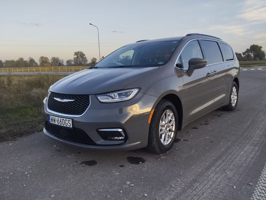 Chrysler Pacifica touring L 32000 km przebiegu!!!